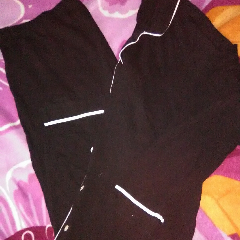 BLACK PAJAMA SET WITH WHITE STRIPE SIZE XL